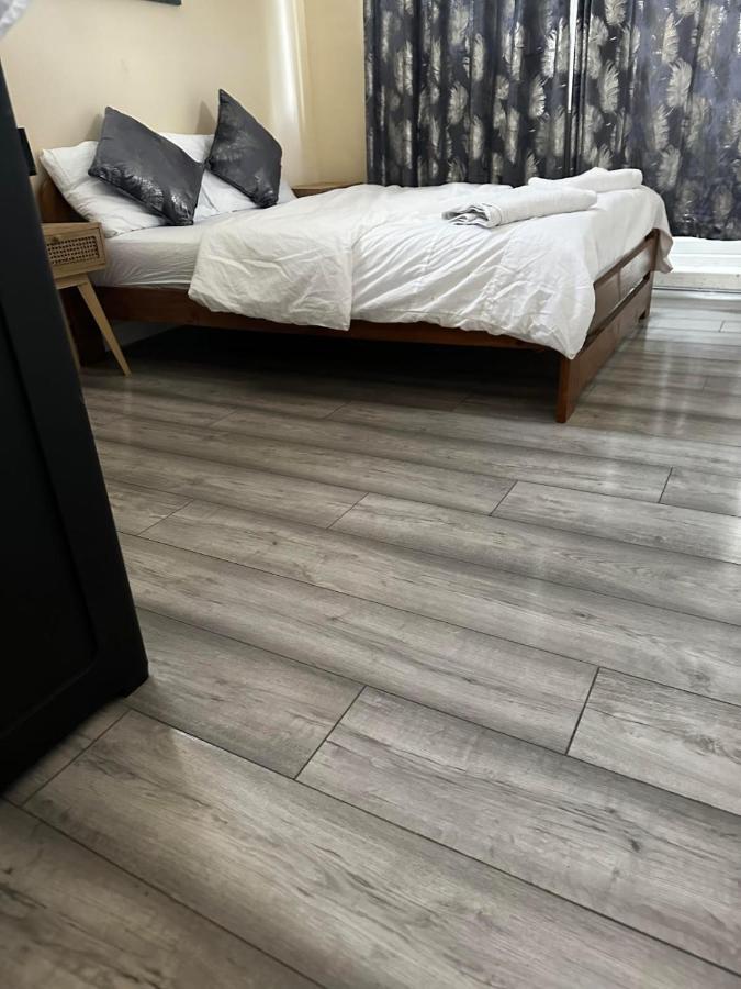 Bloomsbury Apartments - Edgware London Экстерьер фото